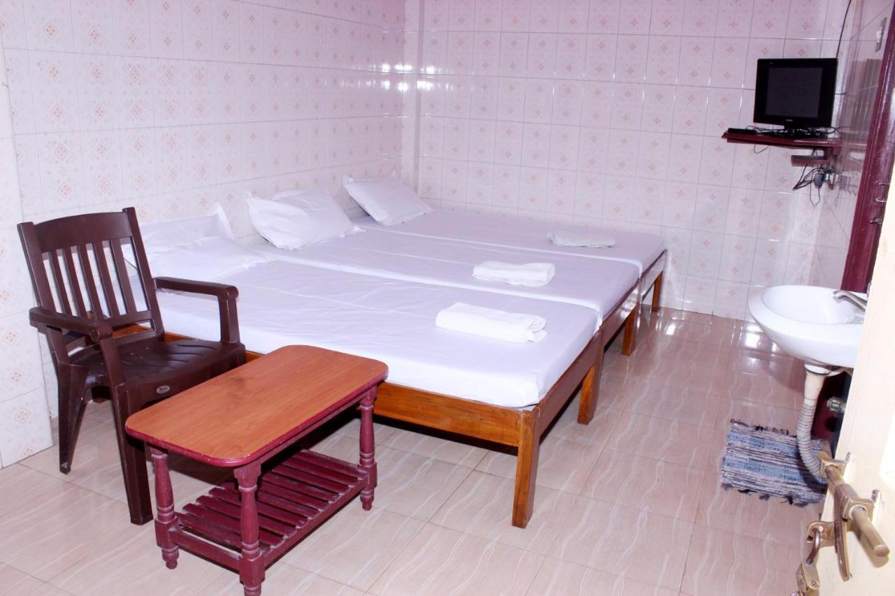Merit Guest House Chennai Phòng bức ảnh